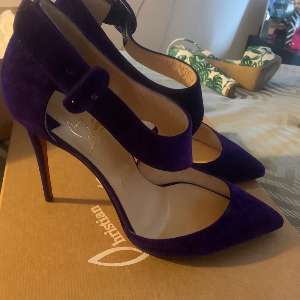 Heels - Picture 2 of 9